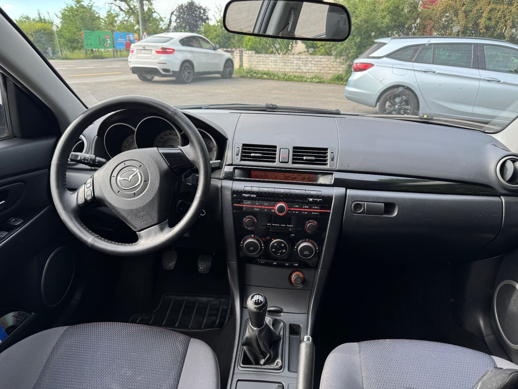 Mazda Autos: Mazda 3 1.6 Hatschback benzin – D'occasion à Thun par val_8b9d 6