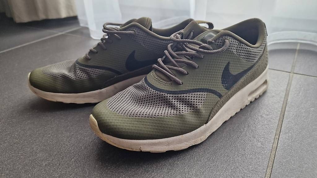 Nike Scarpe da donna: Damensneaker Nike Air Max Thea, Gr. 39 – Usato da Wängi venduto da bm8677