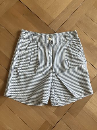 gestreifte Shorts