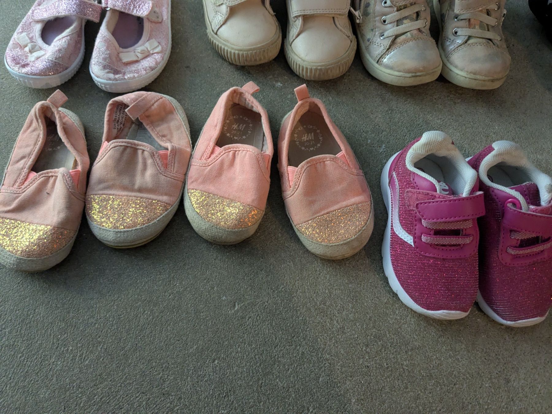 Scarpe per ragazzi: Kinderschuhe Grösse 20-22 gebraucht – Usato da Burgdorf venduto da CMA21 2