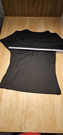 Schwarzes Shirt Gr. L - Elegant und Modisch!