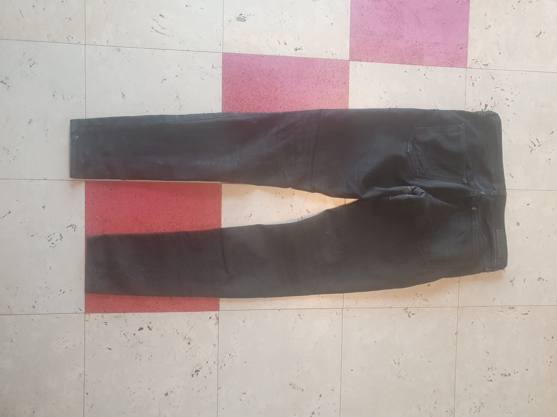 H&M Pantaloni: Jeans – Usato da Moosseedorf venduto da Sonnenschein.. 4