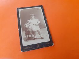 SCHWIIZER CHIND DAZUMAL - JEUNE FILLE avec MOUTON - YVERDON