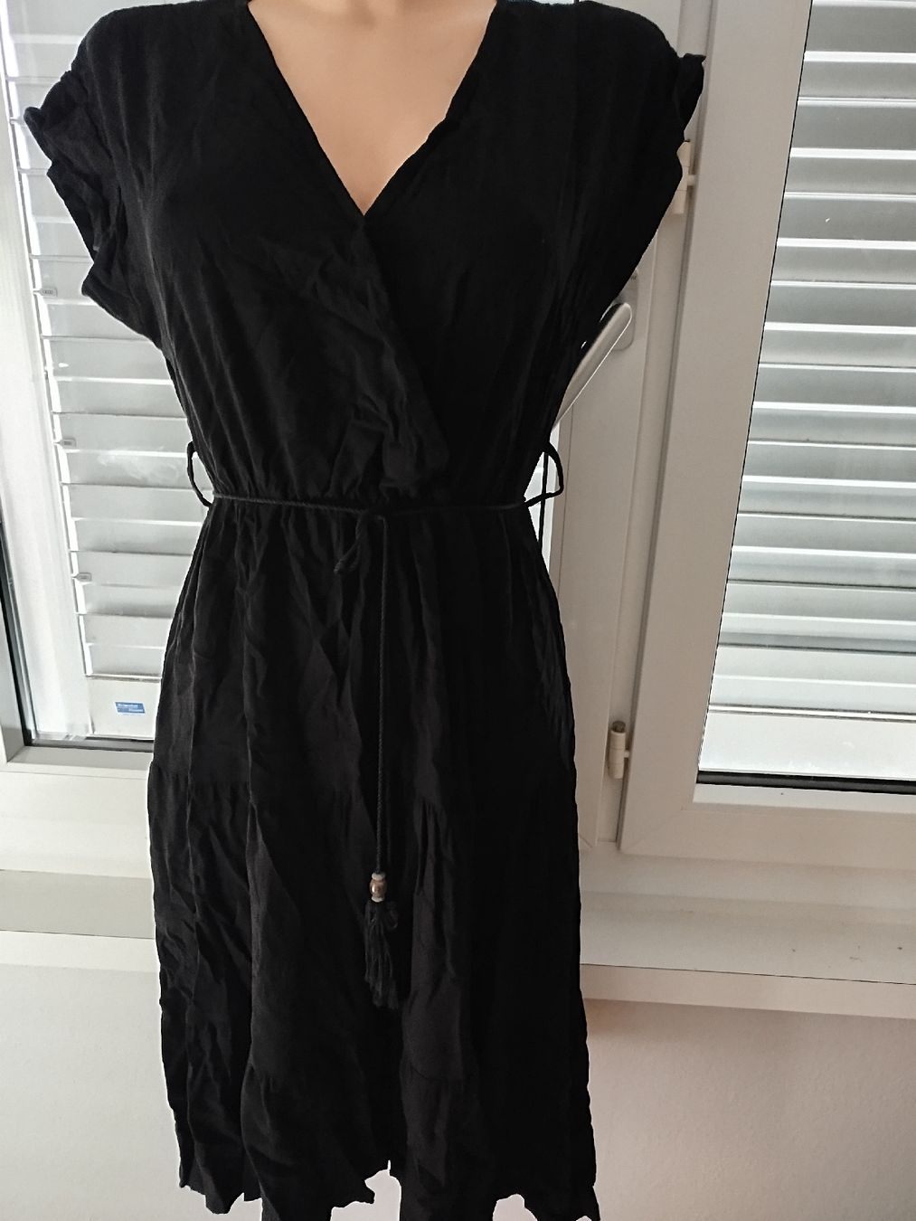 Vestiti: Schwarzes Kleid, Größe S, italienische Mode  – Nuovo (secondo la descrizione) da Wauwil venduto da Sanczeza 2