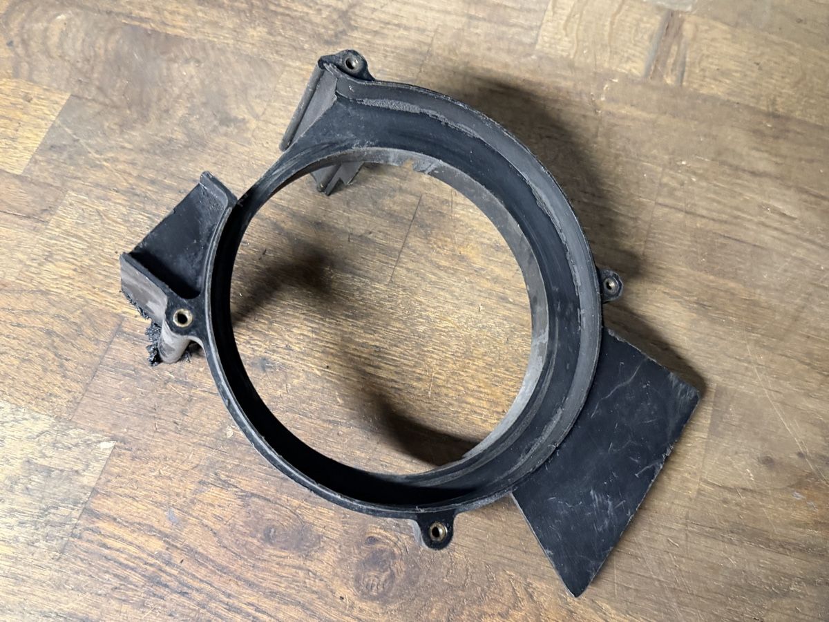 Mofa-Ersatzteile: Halter Abdeckung Mofa Minarelli V1  – Gebraucht aus Bolken von si.x.las 4