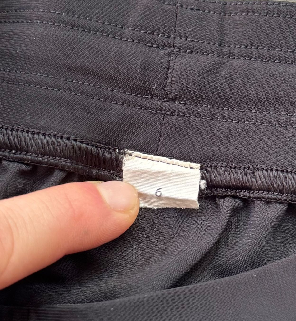 Lululemon Pantaloni: Adapted State Jogginghose Lululemon – Usato da Zürich venduto da lillaulrich 4