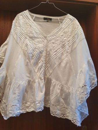 Casacca in cotone e con pizzi di Positano