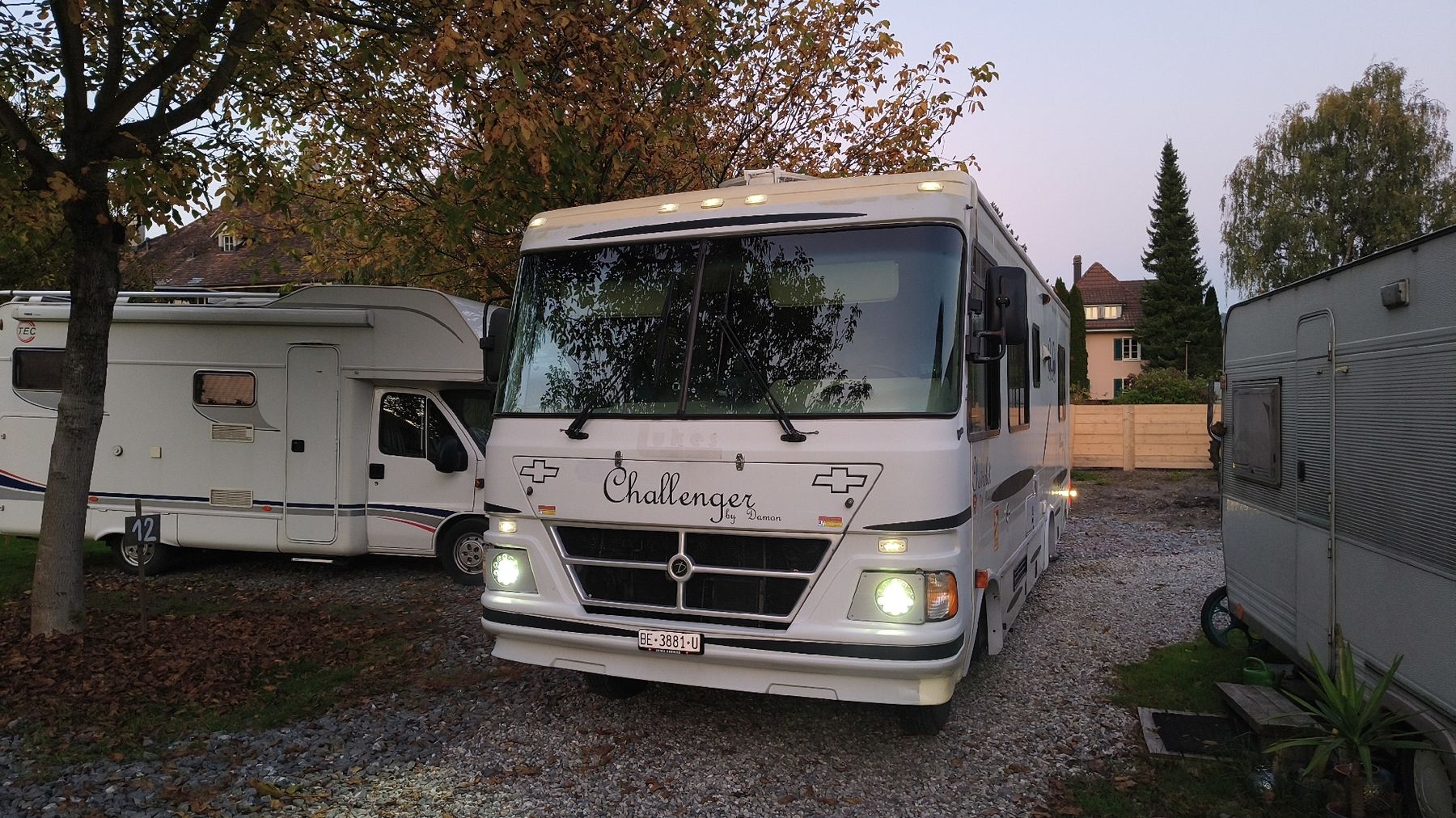 Chevrolet Camping Fahrzeuge: Chevrolet Challenger Camper/Tiny House – Gebraucht aus Etzelkofen von madafaka_06 1