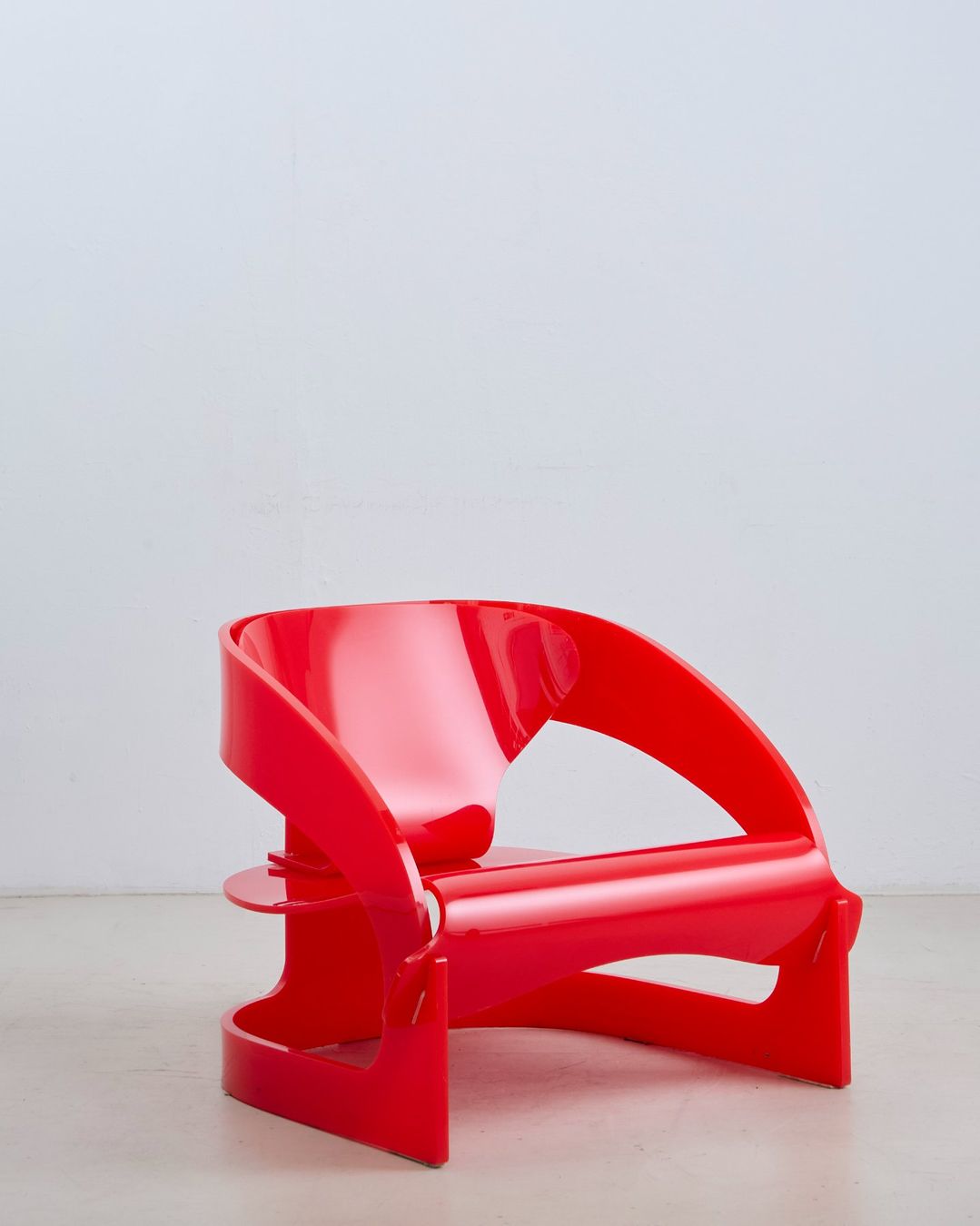 Joe Colombo Poltrone: Designersessel von Joe Colombo – Usato da Zürich venduto da kioskio_zh