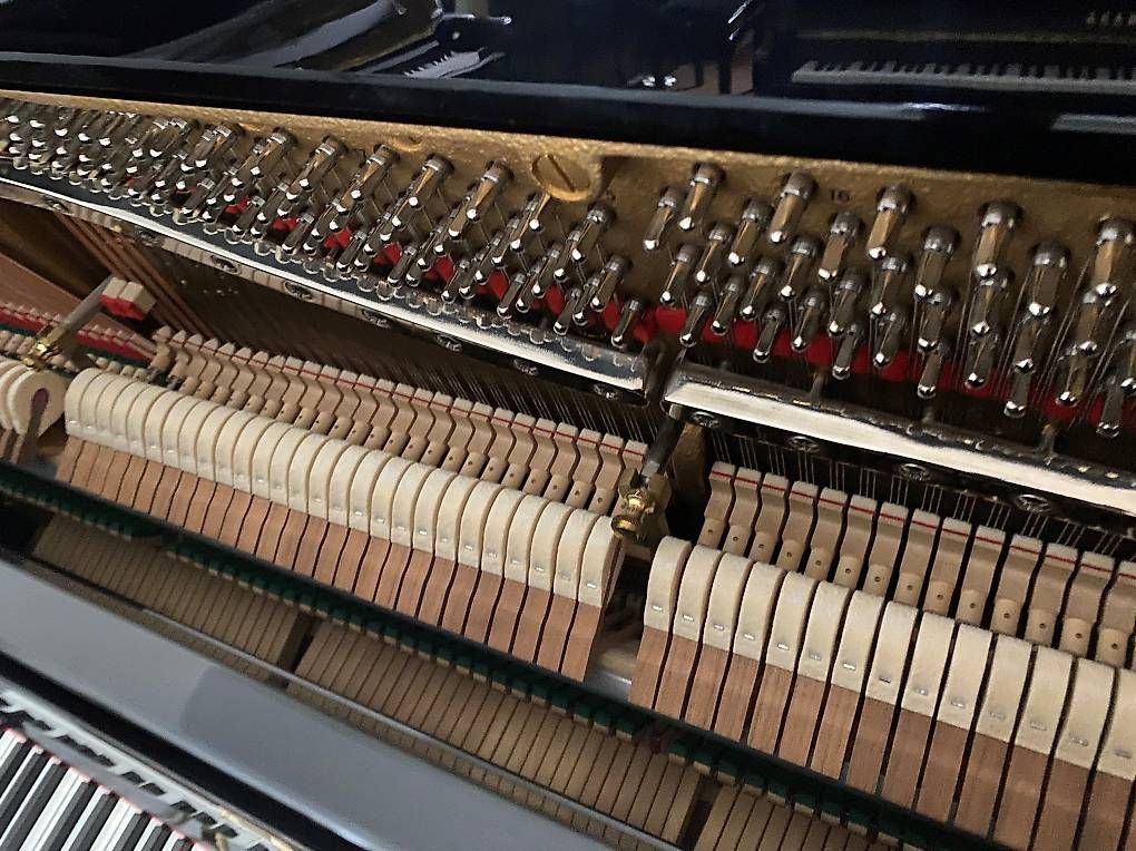 Steinway Musikinstrumente: Steinway & Sons K-132 – Gebraucht aus Bern von Heutschipiano 1