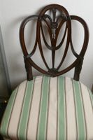 8 Stühle im George Hepplewhite-Stil/Prince of Wales Feathers
