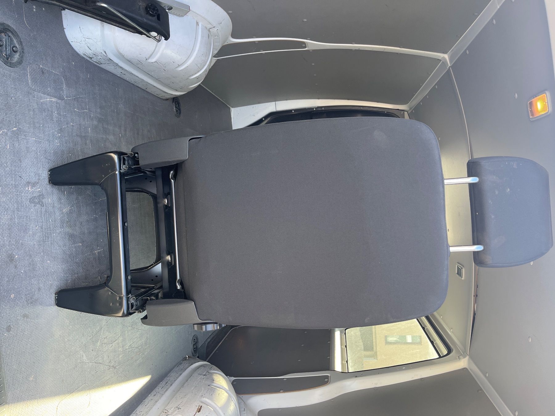 VW Tutti i ricambio: Siège chauffeur VW T6 Transporter – Usato da Riddes venduto da MarinRoduit 3