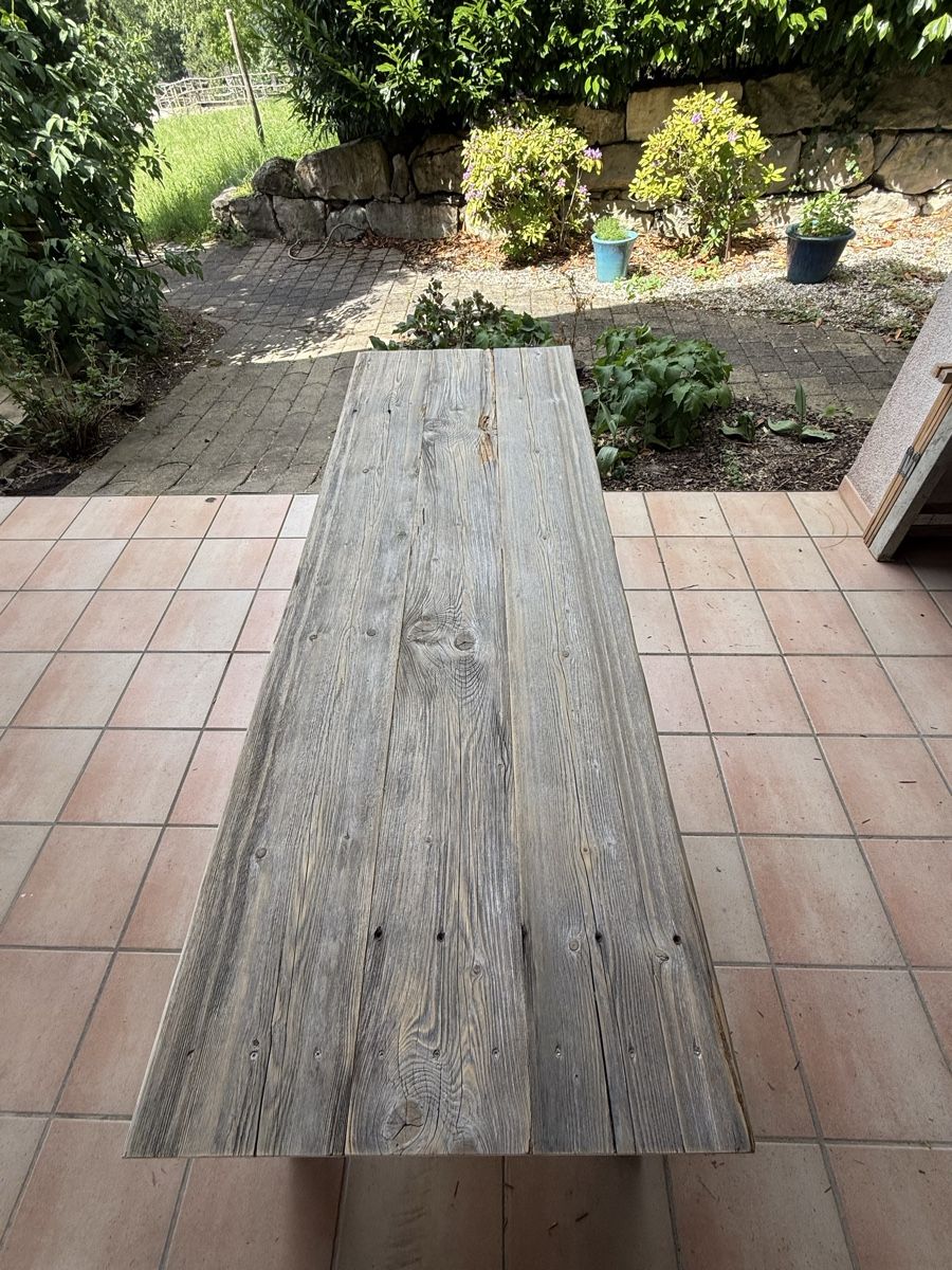 Tavoli: Holztisch aus Altholz – Usato da Stallikon venduto da TimGutknecht 3