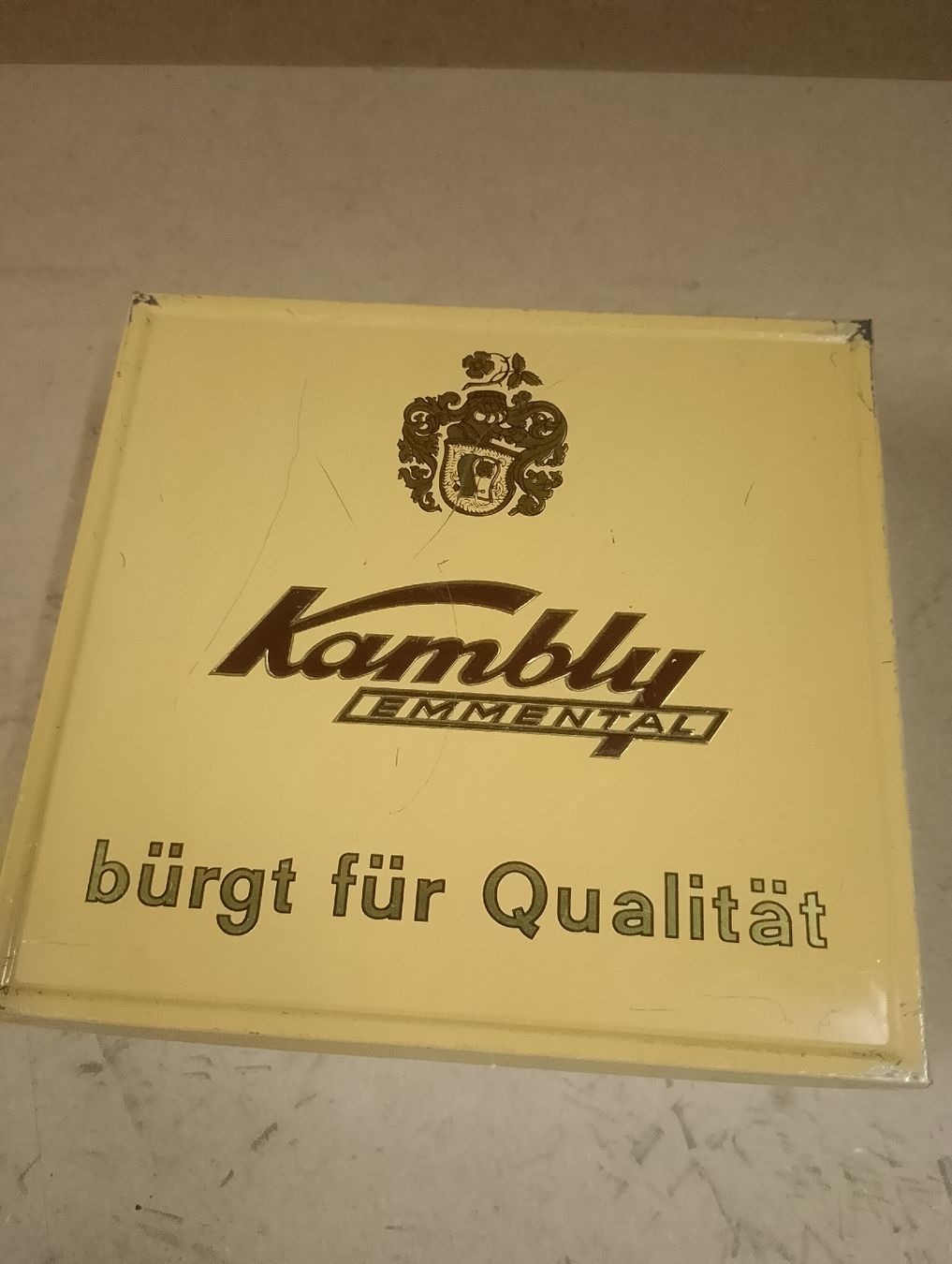 Contenitori & Simili: Biscuitsdose von Kambly Emmental / Blechdose – Usato da Safenwil venduto da dodgewc12 3