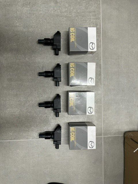 Mazda Tutti pezzi di ricambio auto: Mazda RX-8 - Spare parts & accessories – Usato da Crassier venduto da phildede