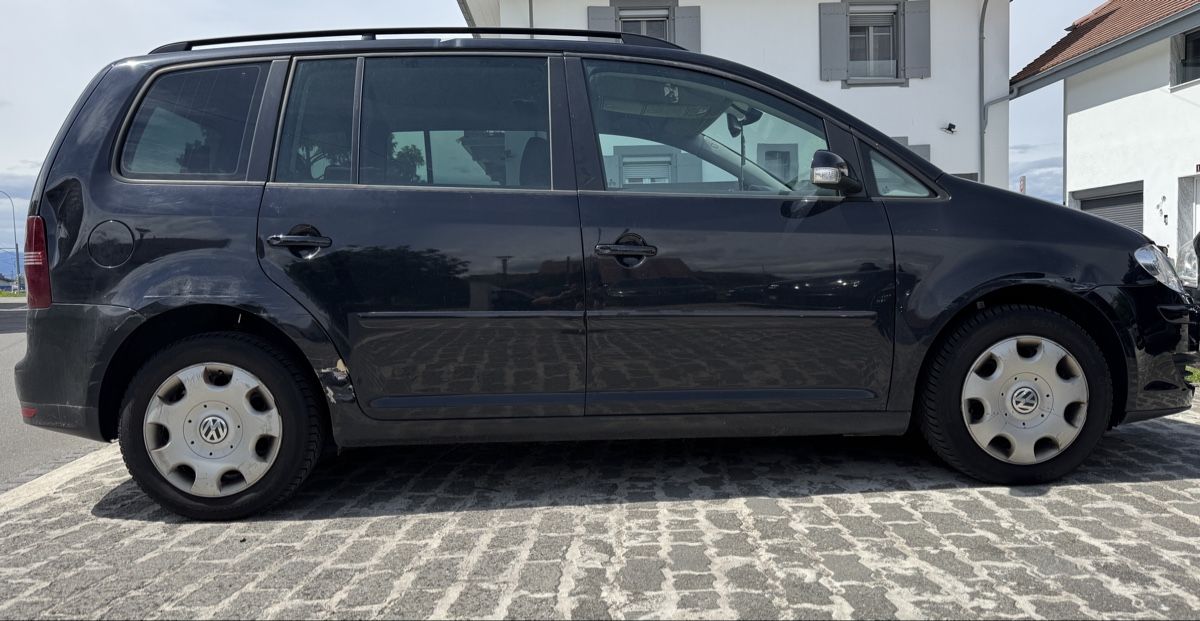 VW Automobili: vw touran 2.0 tdi – Usato da Corcelles-pres-Payerne venduto da ner_6p6k 3