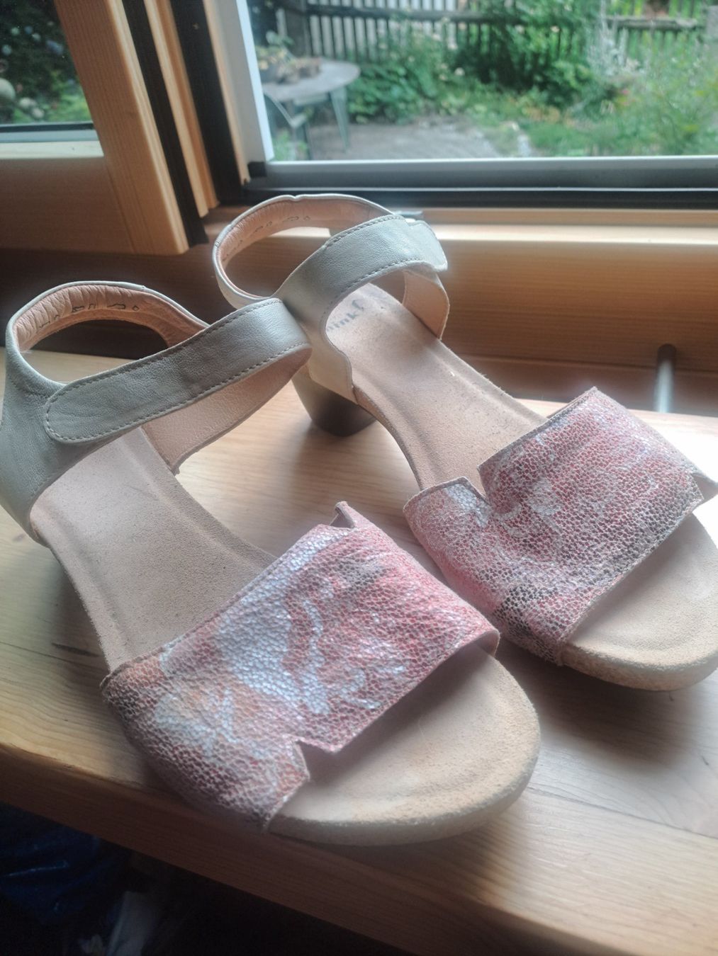 Think Chaussures femmes: Think Sandaletten Gr.40 – D'occasion à Emdthal par kasira