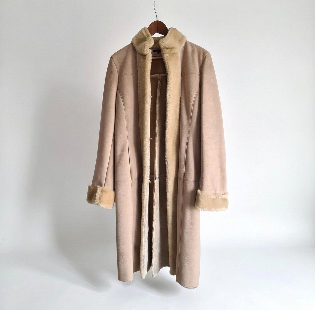 Zara Manteaux: Manteau effet daim beige clair - Taille M – D'occasion à Renens VD par del_t2kx