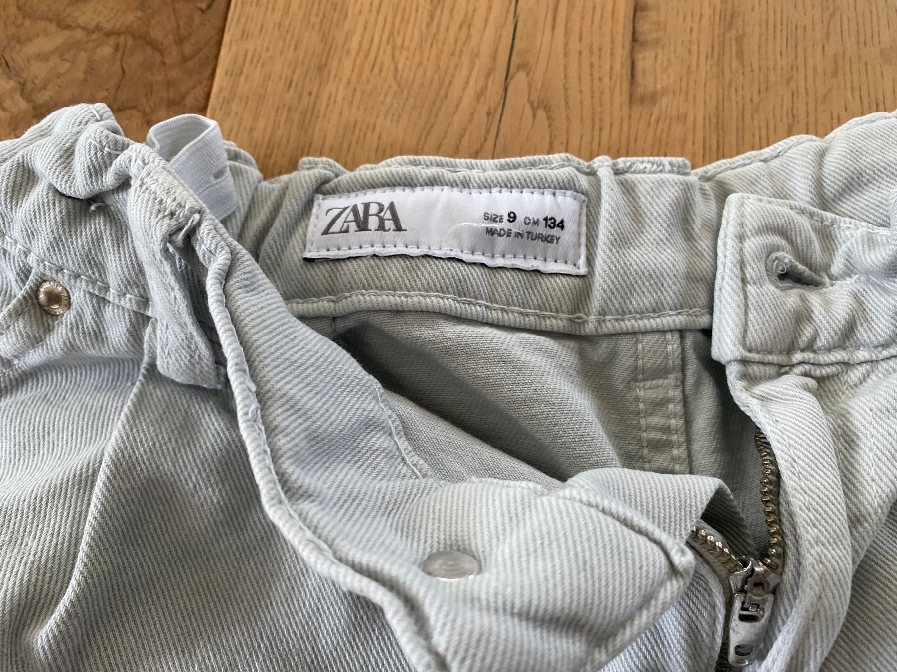 Zara Pantaloni: Jeans-Shorts, Mädchen, Zara, Gr. 134 – Usato da Oberkirch LU venduto da HubRen 1