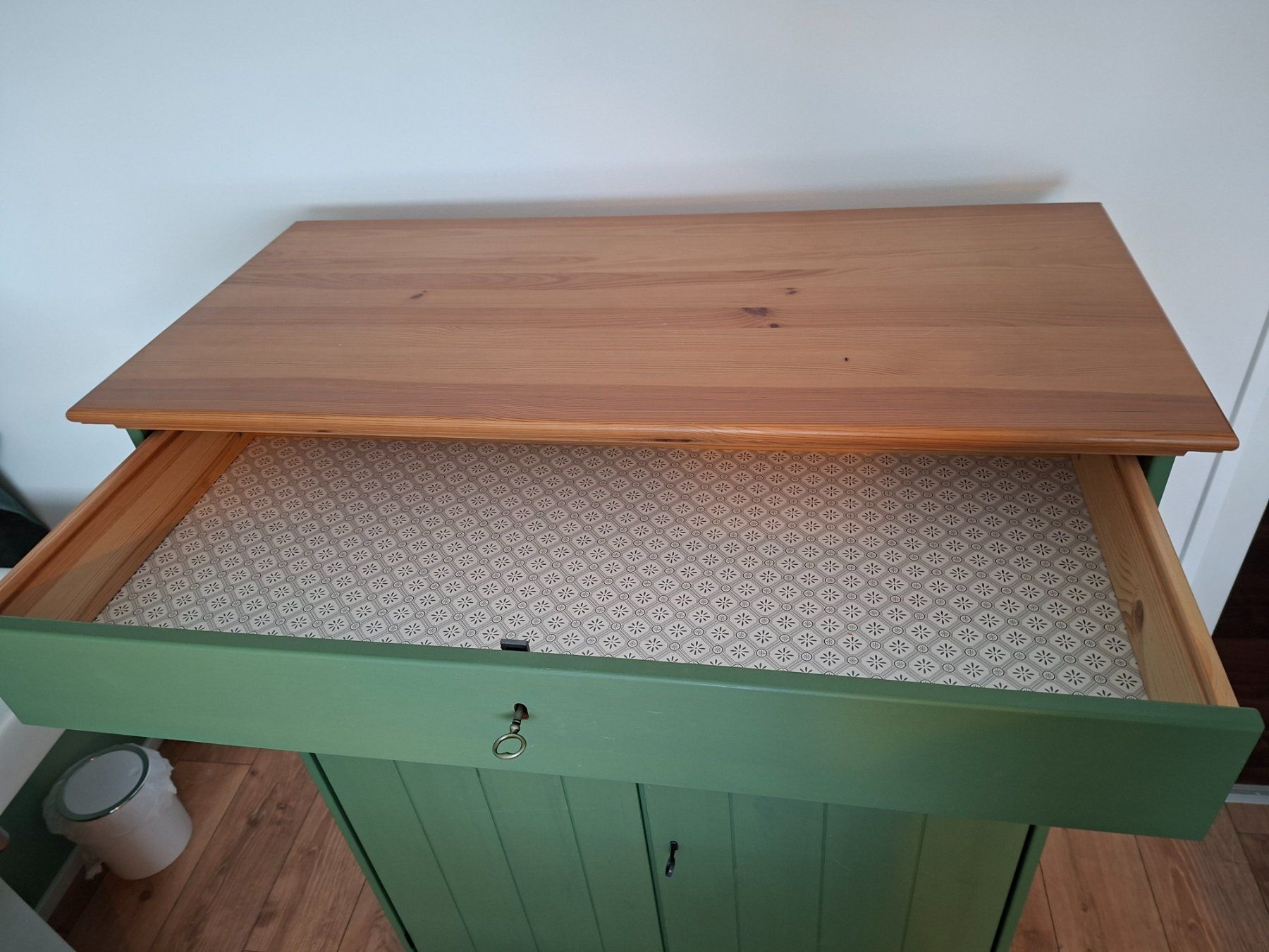 Cassettiere: Kasten Schrank Kommode grün – Usato da Winterthur venduto da Tiara 3