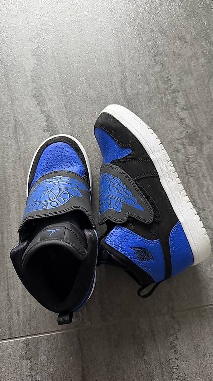Scarpe per ragazzi: Air Jordan Kinder Sneakers Gr.35 – Usato da Pfäffikon ZH venduto da Ekgv 3