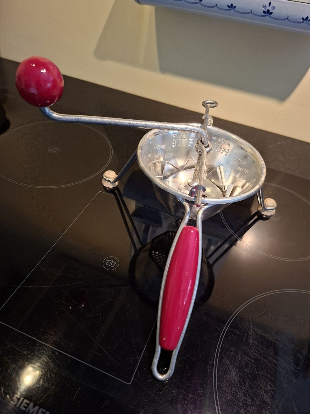 Moulinex Elettrodomestici da cucina: moulinette passevite 1960er – Usato da Meinisberg venduto da Destiny1972 1