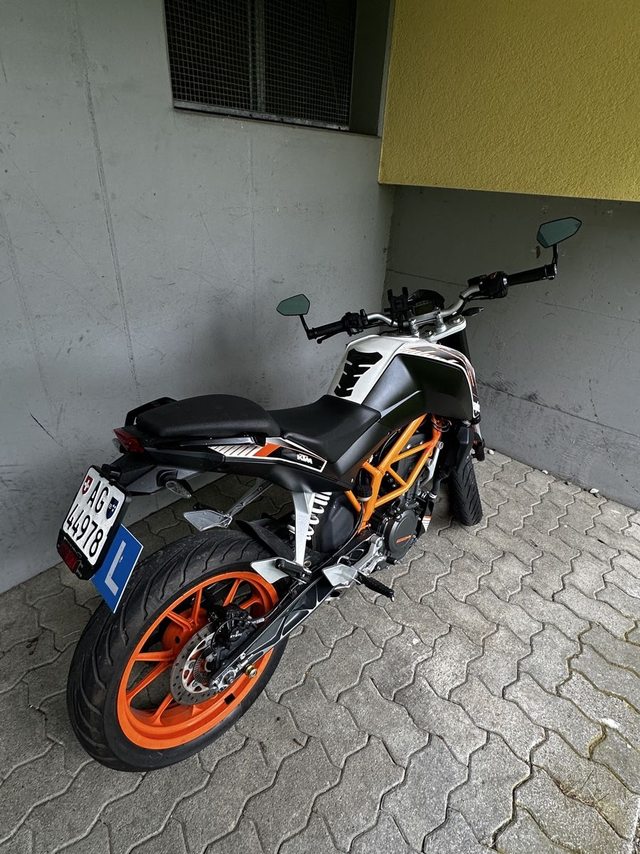 KTM Route: KTM 390 Duke – D'occasion à Aarburg par has_s5yb
