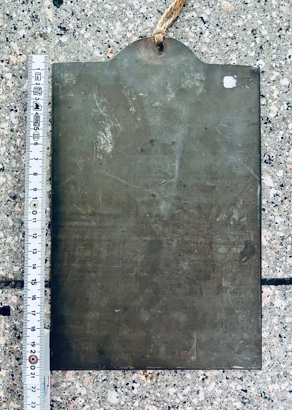 Foto & Immagini: Alte/s Metall Bild/Listen Unterlage – Usato da Thun venduto da SabineMyriel 1