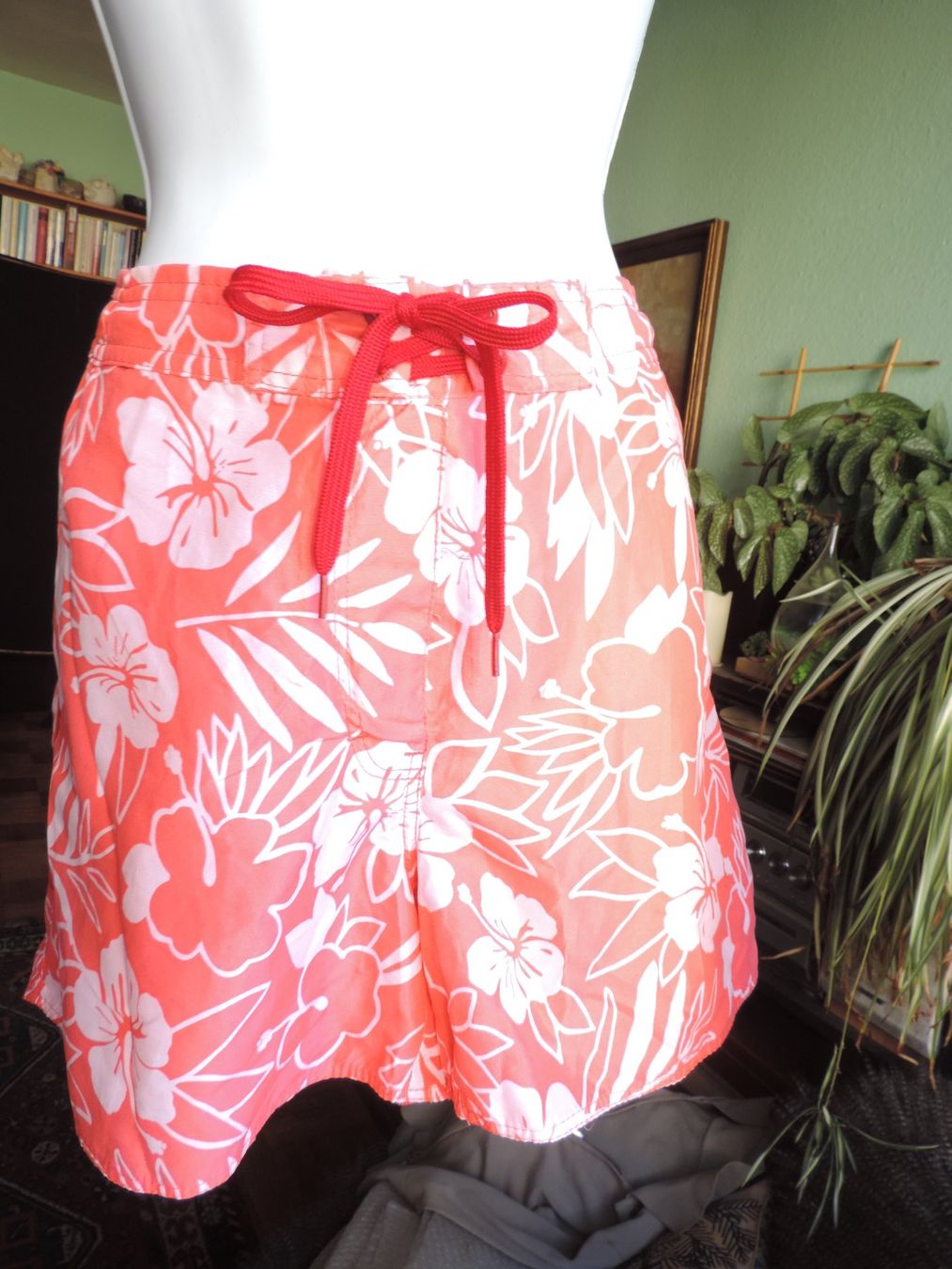 Hosen: short rose à fleurs Hawaï – Gebraucht aus Genève von Axelle333 7