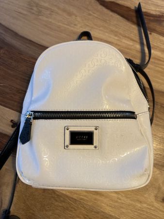 Schicker GUESS Mini Rucksack in Weiss - Top Zustand!