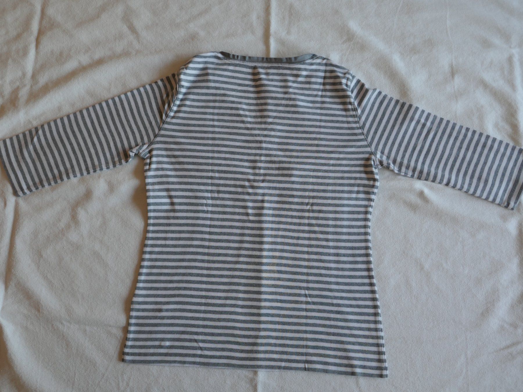 Brax T-shirt: BRAX  Damenshirt mit 3/4 Ärmel - grau/weiss – Usato da Volketswil venduto da Cobra22 2