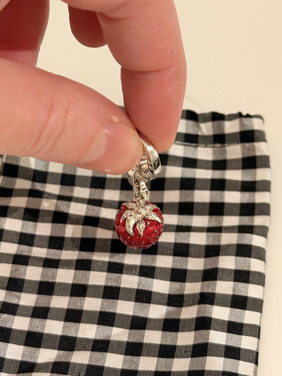 Thomas Sabo Ciondoli: Thomas Sabo Charm Erdbeer Strawberry – Nuovo (secondo la descrizione) da Zürich venduto da flu_7d76 1