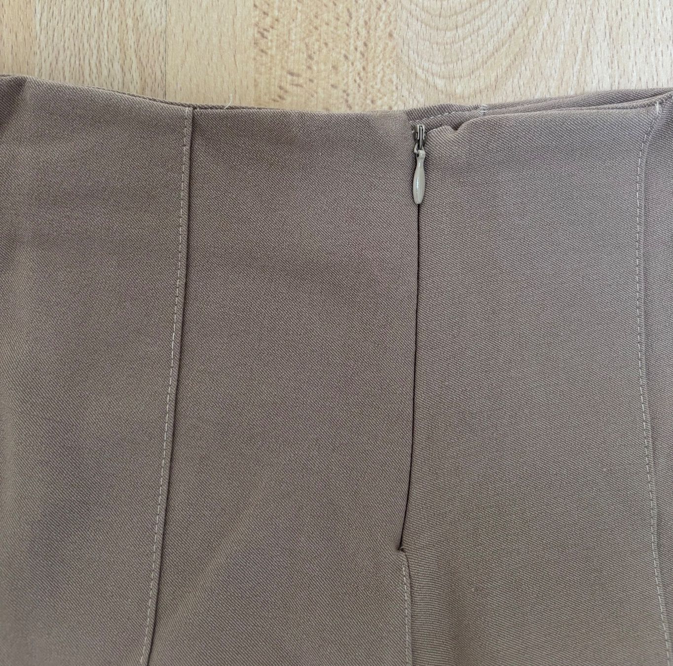 Röcke: Mini Rock - Plissé - beige - Grösse S – Gebraucht aus Zofingen von Justizia_01 2