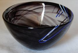Kosta Boda Schale "Contrast" Farbe Amethyst