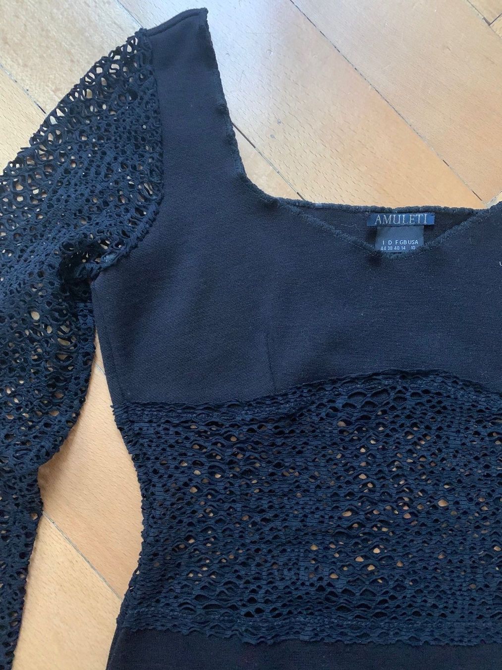 Tops: Top soir noir  38 Amuleti – D'occasion à Küssnacht am Rigi par CALIFRASQUI