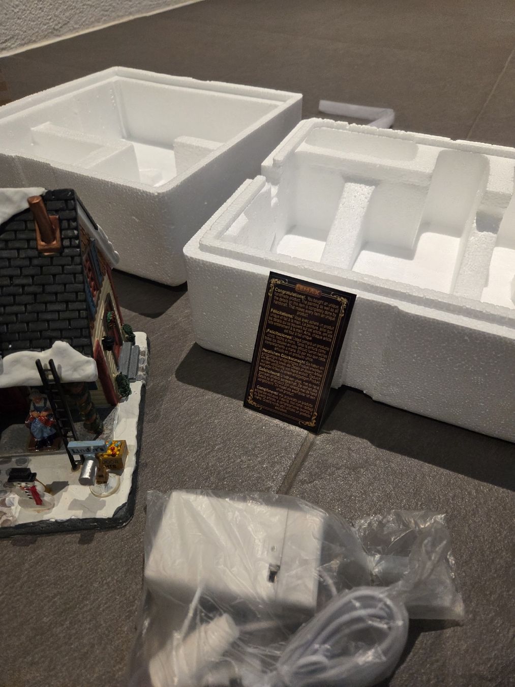 Lemax Alle Dekorationen: Lemax Linder's Place (65129) – Neu und originalverpackt aus Madetswil von imp_ny86 3