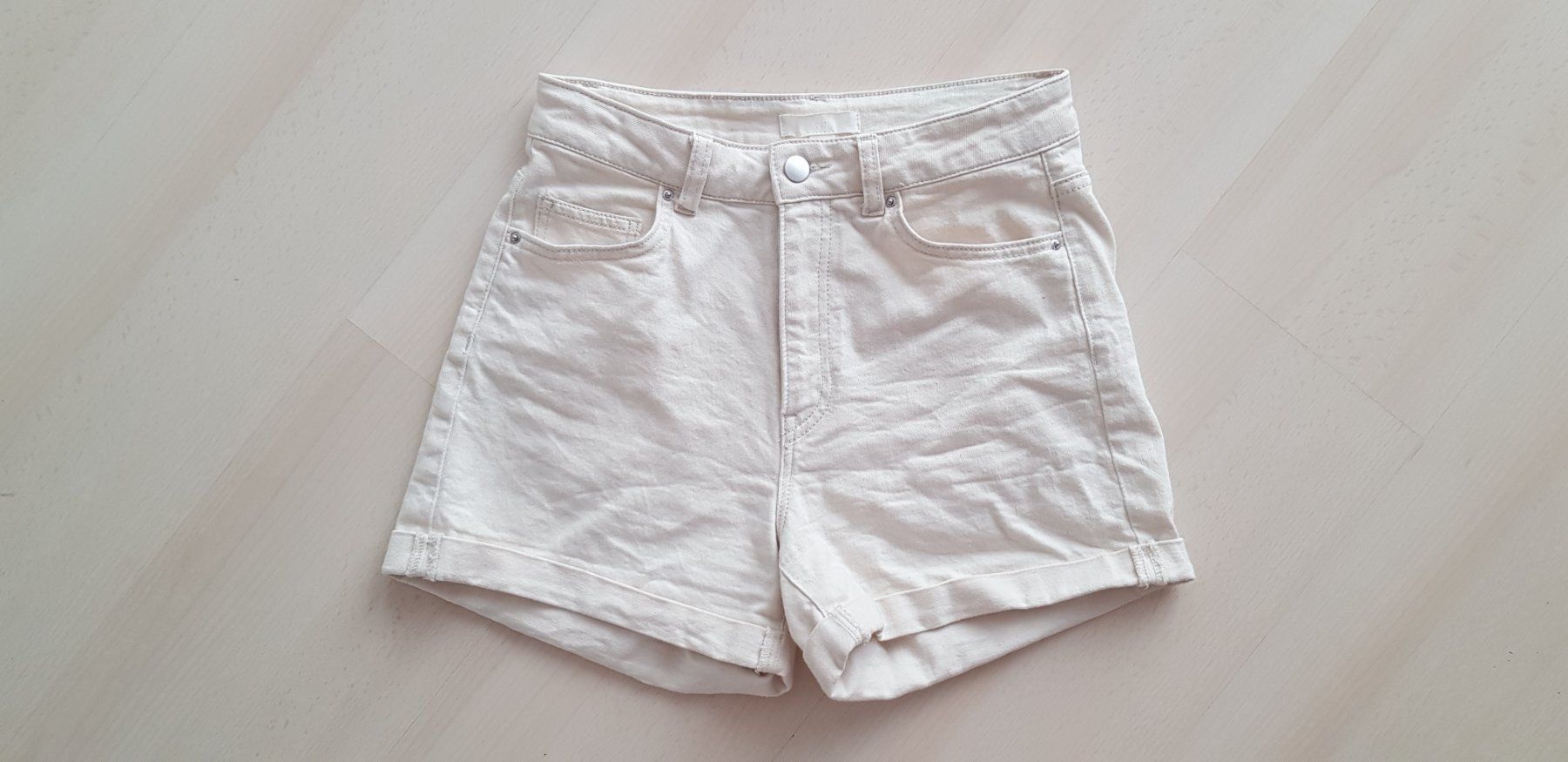 Jeans: Jeans Short beige Gr. 36 – Usato da Walterswil SO venduto da peiper2