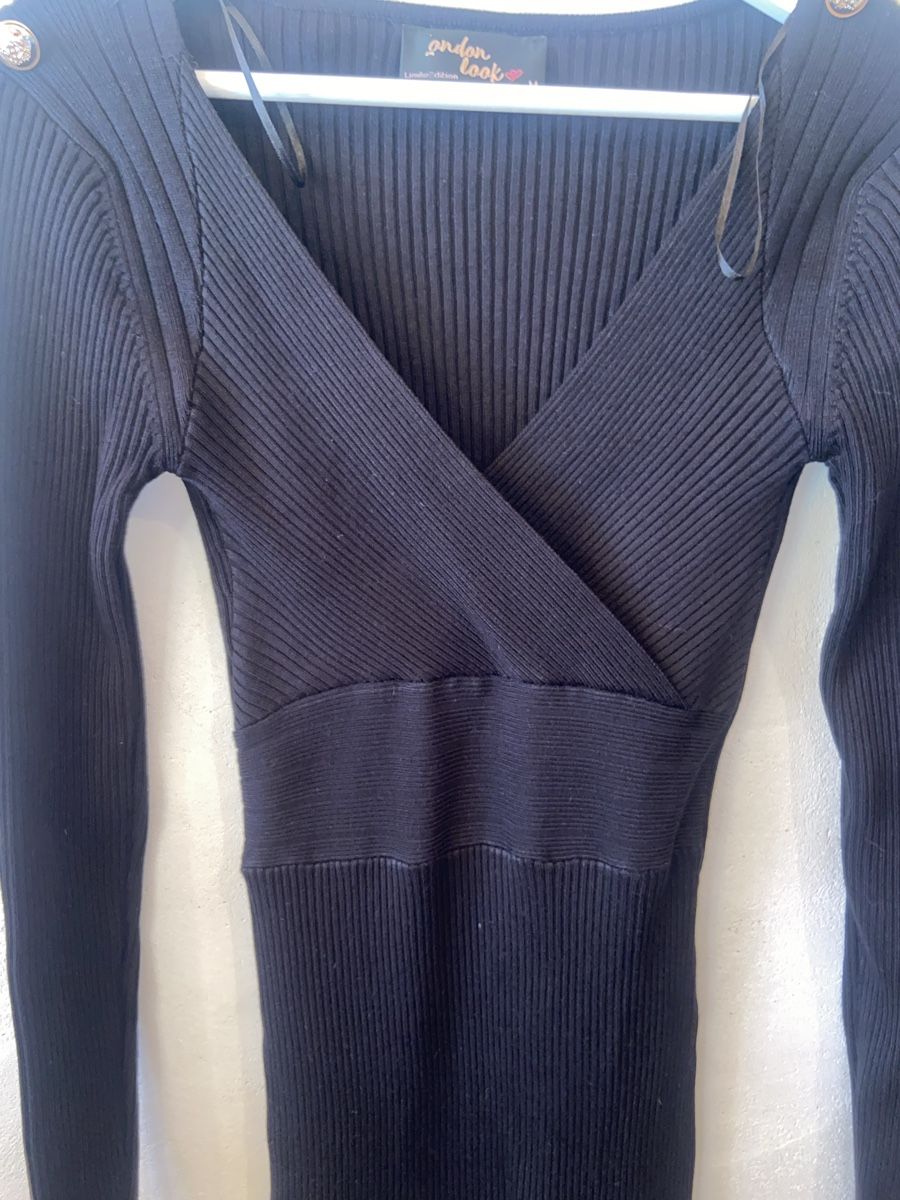 Kleider: Robe noire moulante col V – Gebraucht aus Romainmôtier von jea_n99k 3