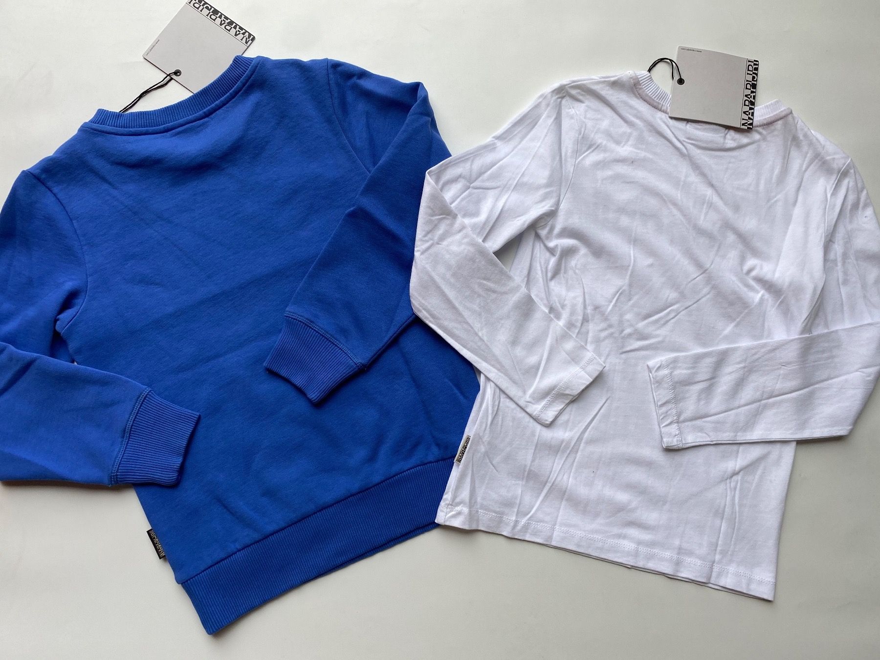 Napapijri Maglioni & Felpe: Napapijri Pull Enfants Taille 8 ans -50% – Nuovo e nell'imballaggio originale da Orbe venduto da D-stockFactory-Orbe 1