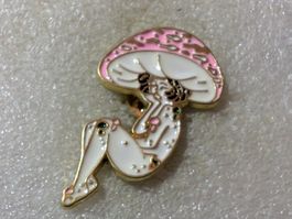 Ansteckpin 173: Pilz Frau