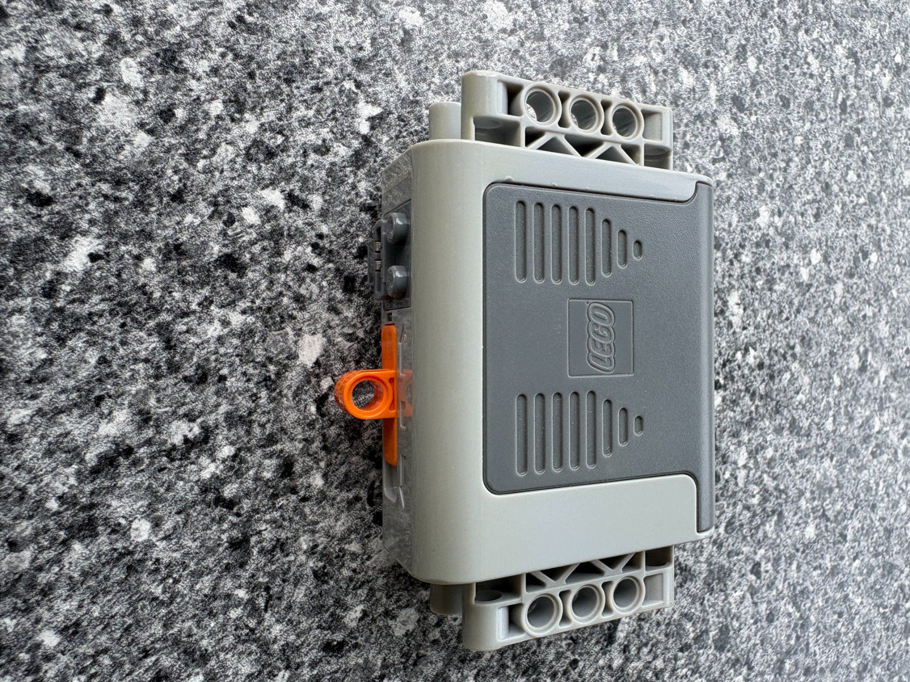 Lego Spielzeuge: Lego Batteriebox Power Functions V33 Power 9V 8881 – Gebraucht aus Buochs von Techtelmechtel