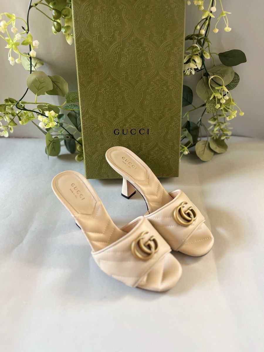 Gucci Scarpe da donna: Gucci GG Marmont Mules – Nuovo (secondo la descrizione) da Lausanne venduto da S_luxury