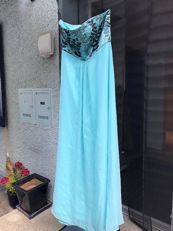 Kleider: Fest-/Abendkleid VERA MONT – Gebraucht aus Niedergösgen von 7591 1