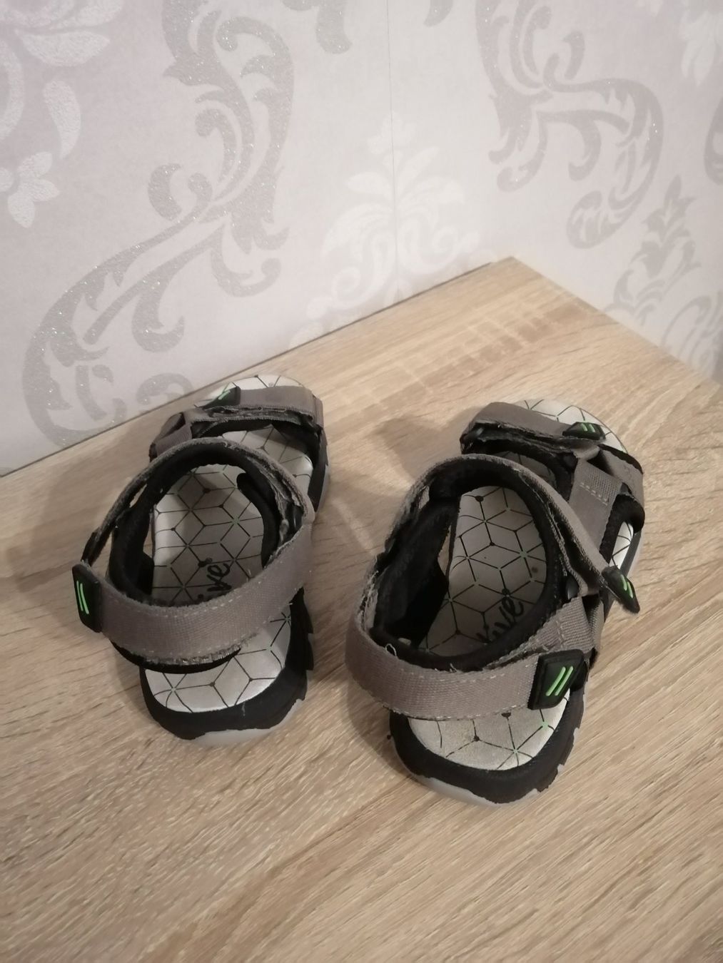 Scarpe per ragazzi: Kindersandalen Gr. 30 – Usato da Henau venduto da AXAA 2
