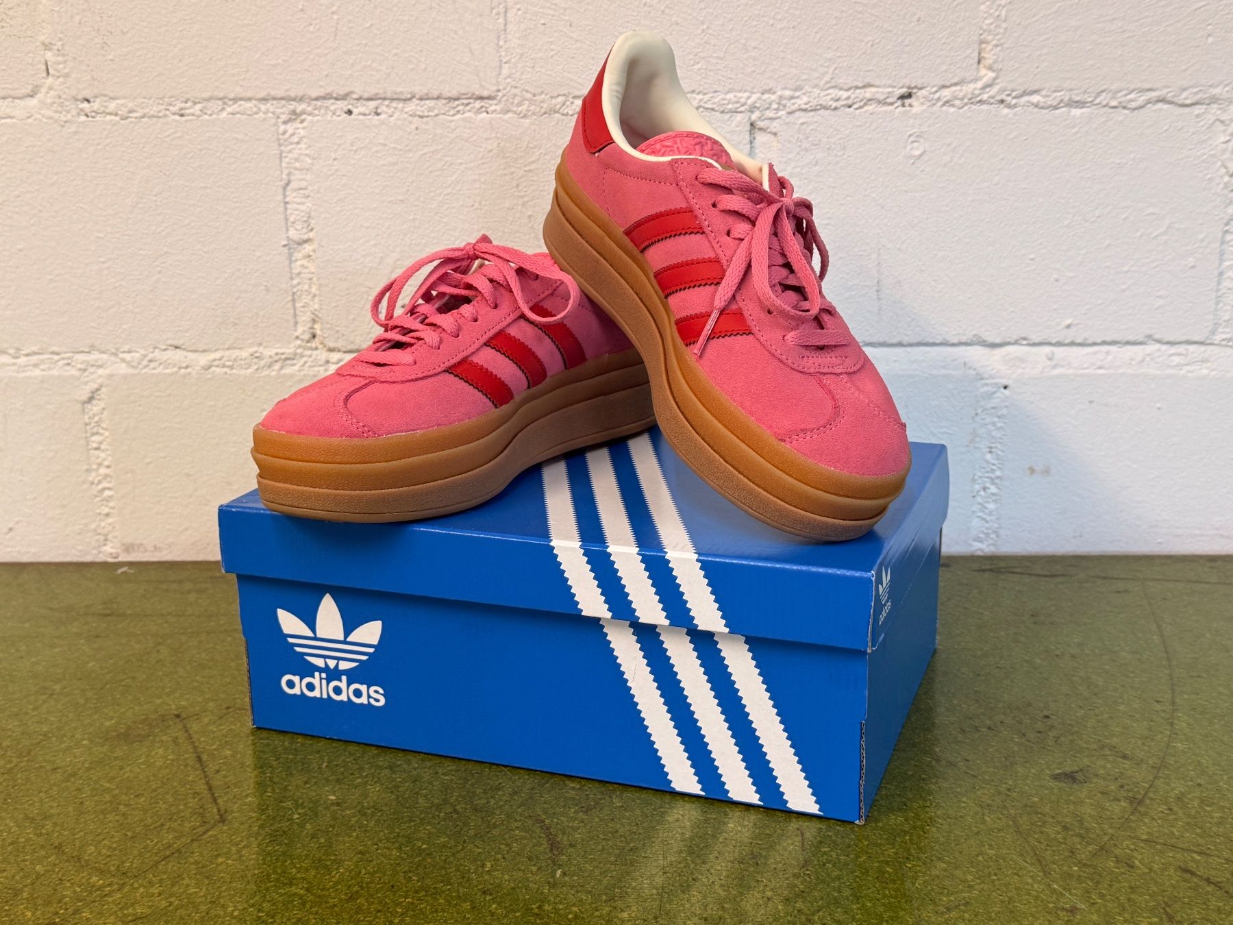Adidas Scarpe da donna: Adidas Gazelle Bold J – Nuovo (secondo la descrizione) da Bättwil venduto da Partner3