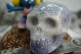 Blauquarz    Skull 55mm x 40mm   ab 10.-