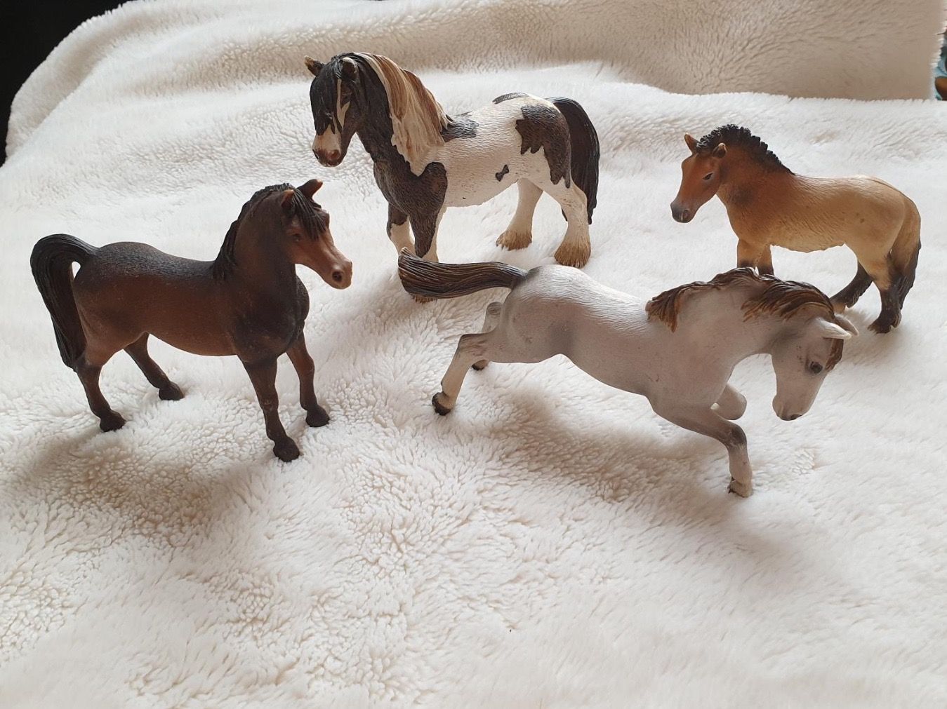 Schleich Spielzeuge: Schleich - 4 Pferde – Gebraucht aus Würenlos von Abracadabra26 1
