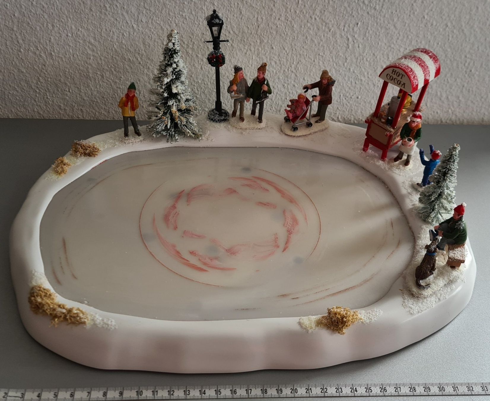 Statuette: Kunsteisbahn, Eislauf, Sammlung, Figuren, Nostalgie,40x30x12 – Usato da kuessnacht am rigi venduto da IceFan 1
