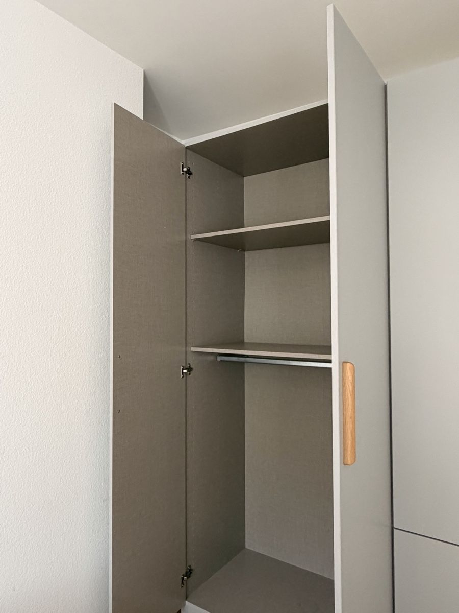 Armoires: Kleiderschrank Skandi mit Schubladen – D'occasion à Laupen BE par Lisafurby 3