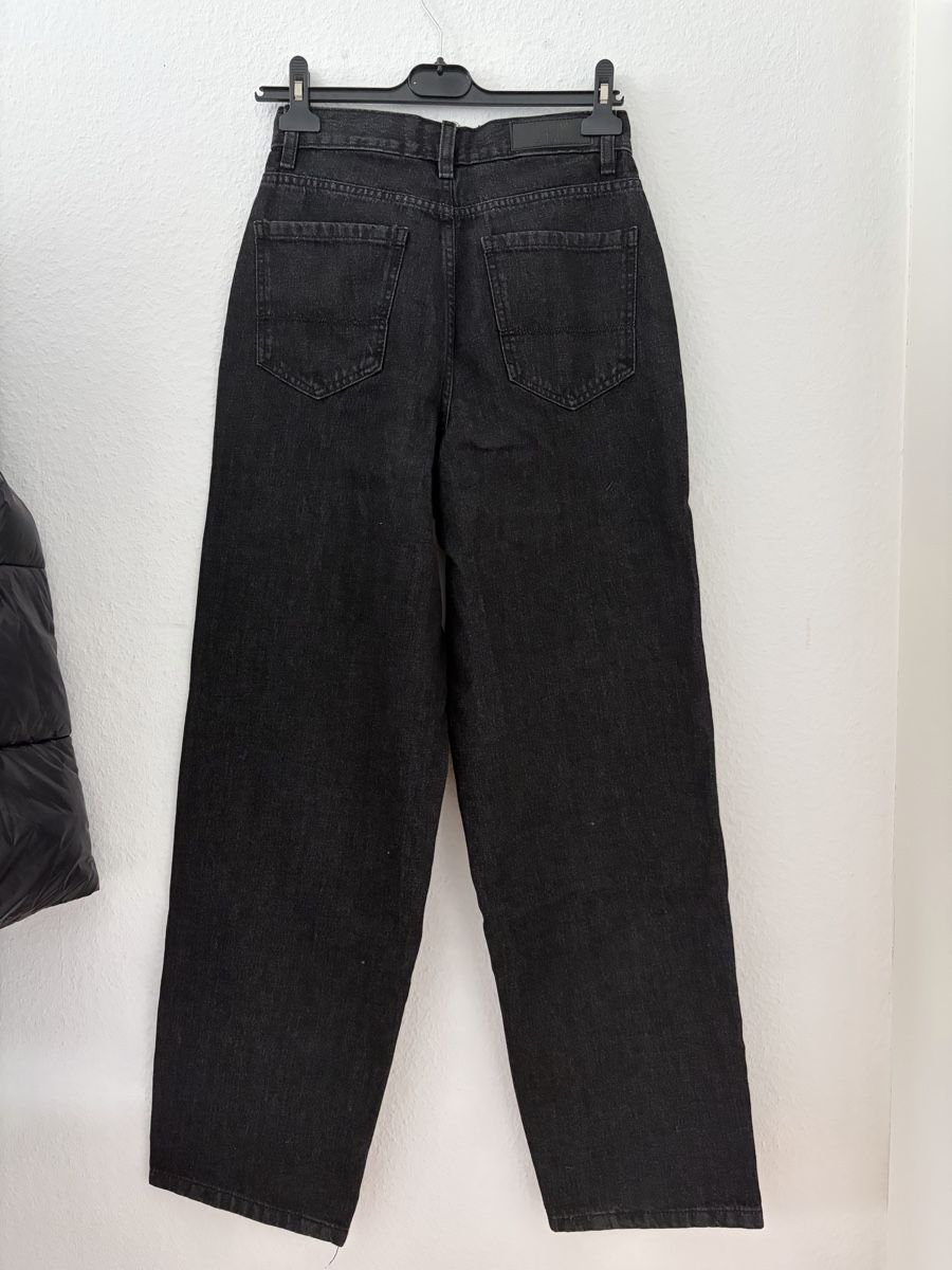 Jeans: Schwarze Jeans – Neu (gemäss Beschreibung) aus Ettingen von ale_q6zz 1